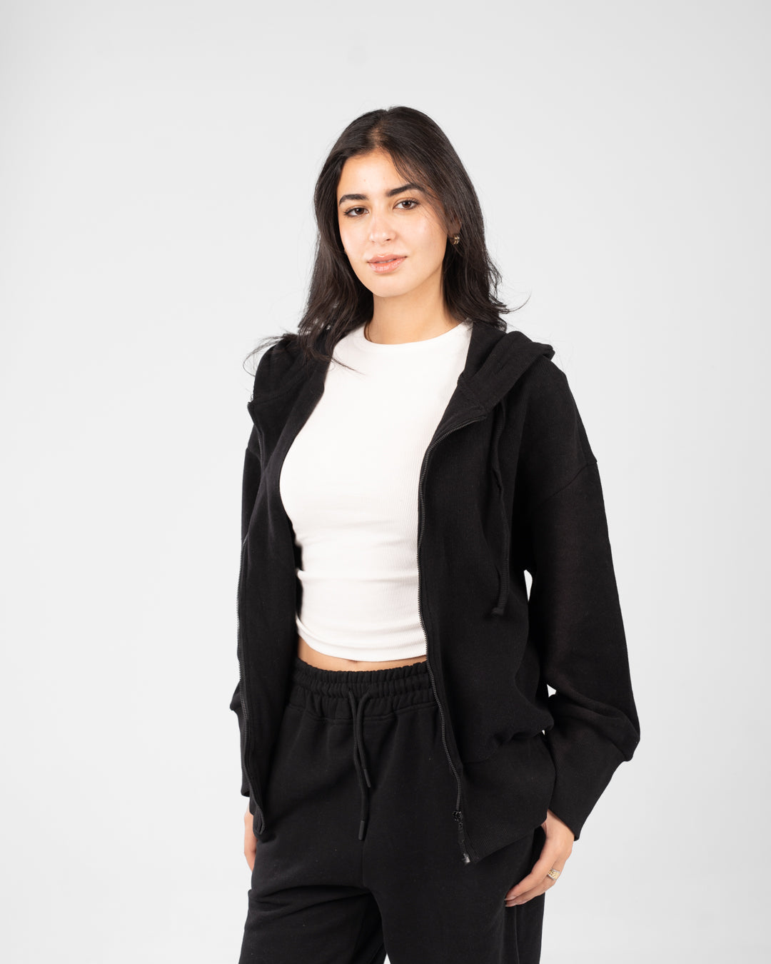 سويت شيرت نسائي أساسي بسحاب