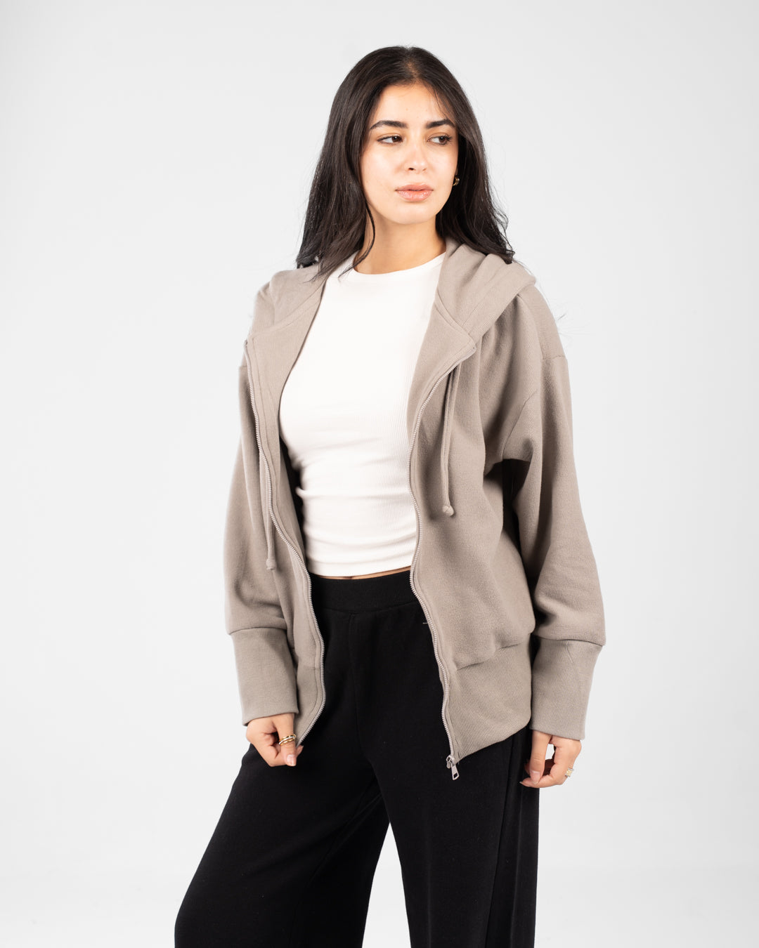 سويت شيرت نسائي أساسي بسحاب