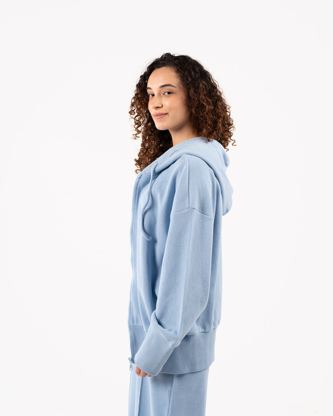 سويت شيرت نسائي أساسي بسحاب