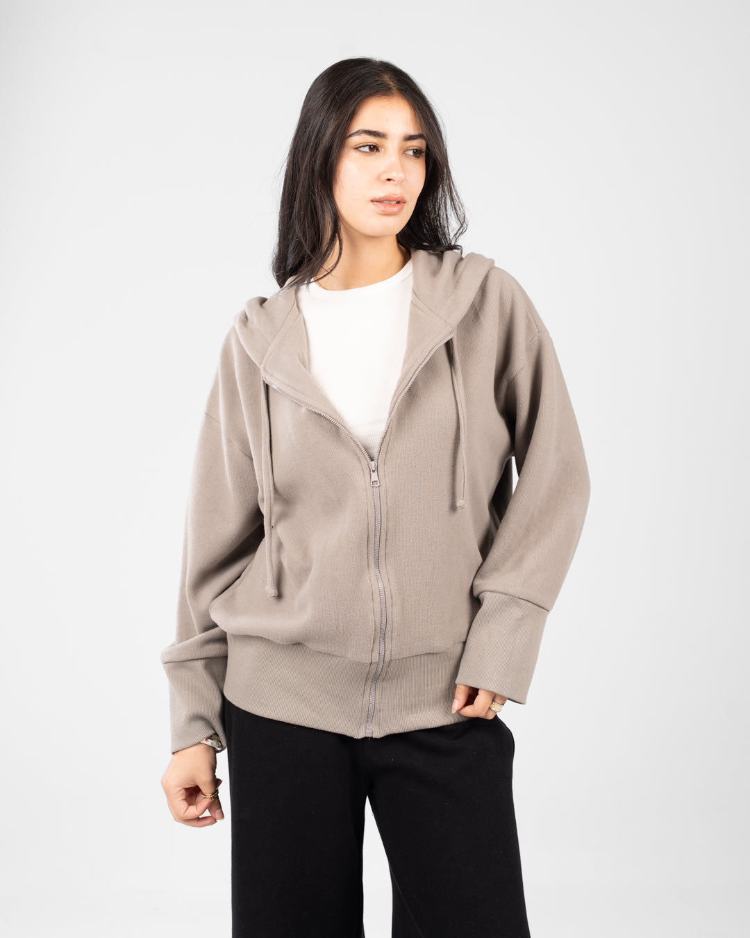 سويت شيرت نسائي أساسي بسحاب