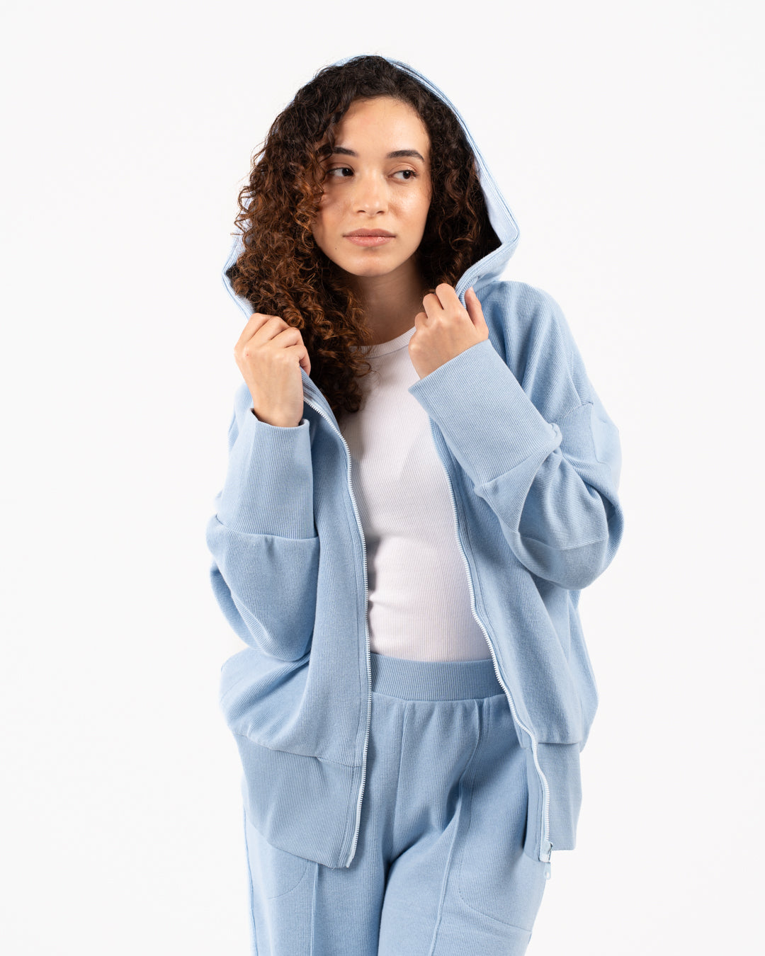 سويت شيرت نسائي أساسي بسحاب