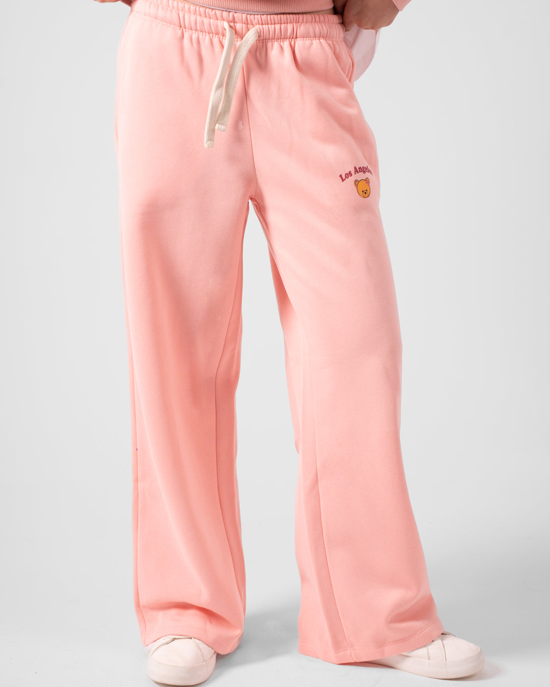 بنطال رياضي واسع الساق