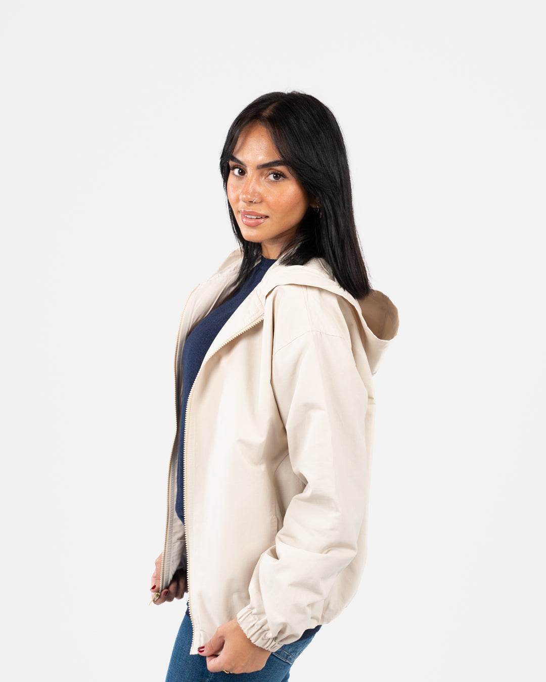 سترة نسائية مقاومة للماء