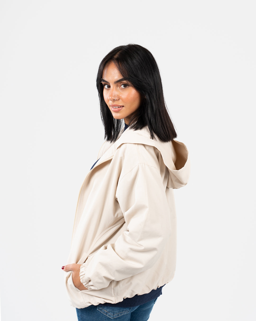 سترة نسائية مقاومة للماء