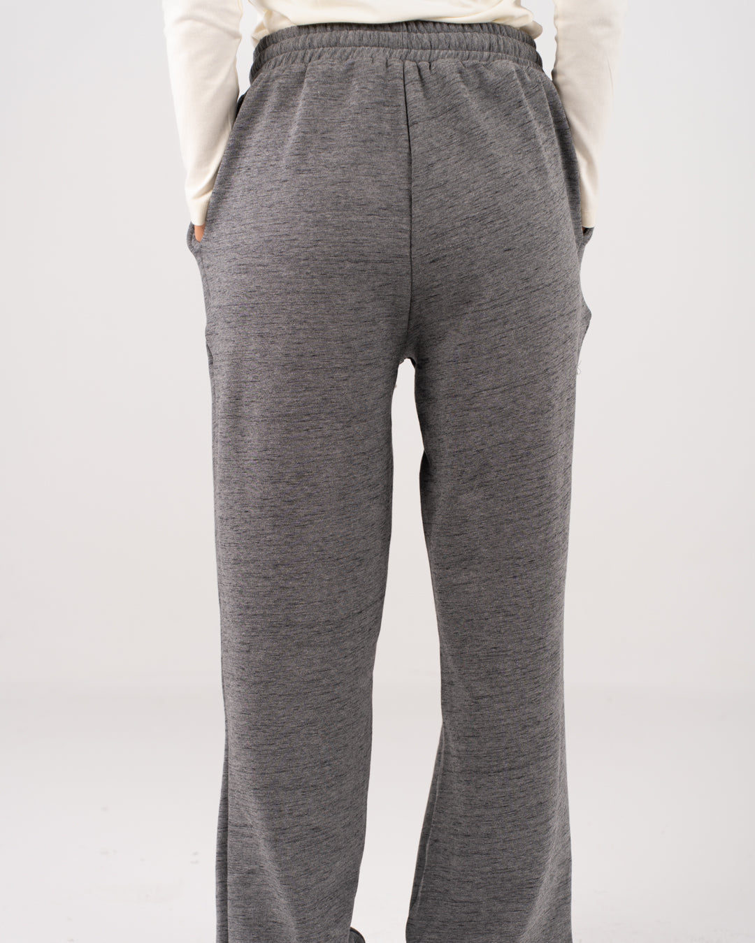 بنطلون رياضي أساسي للنساء