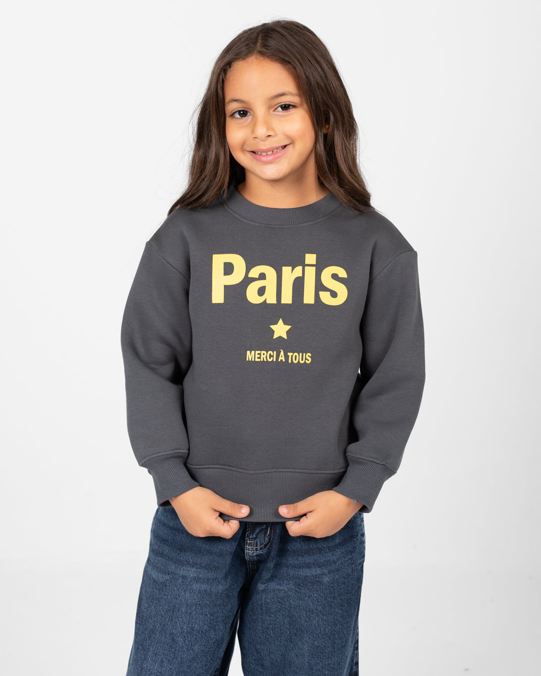 بلوزة برقبة دائرية مطرزة بشعار باريس