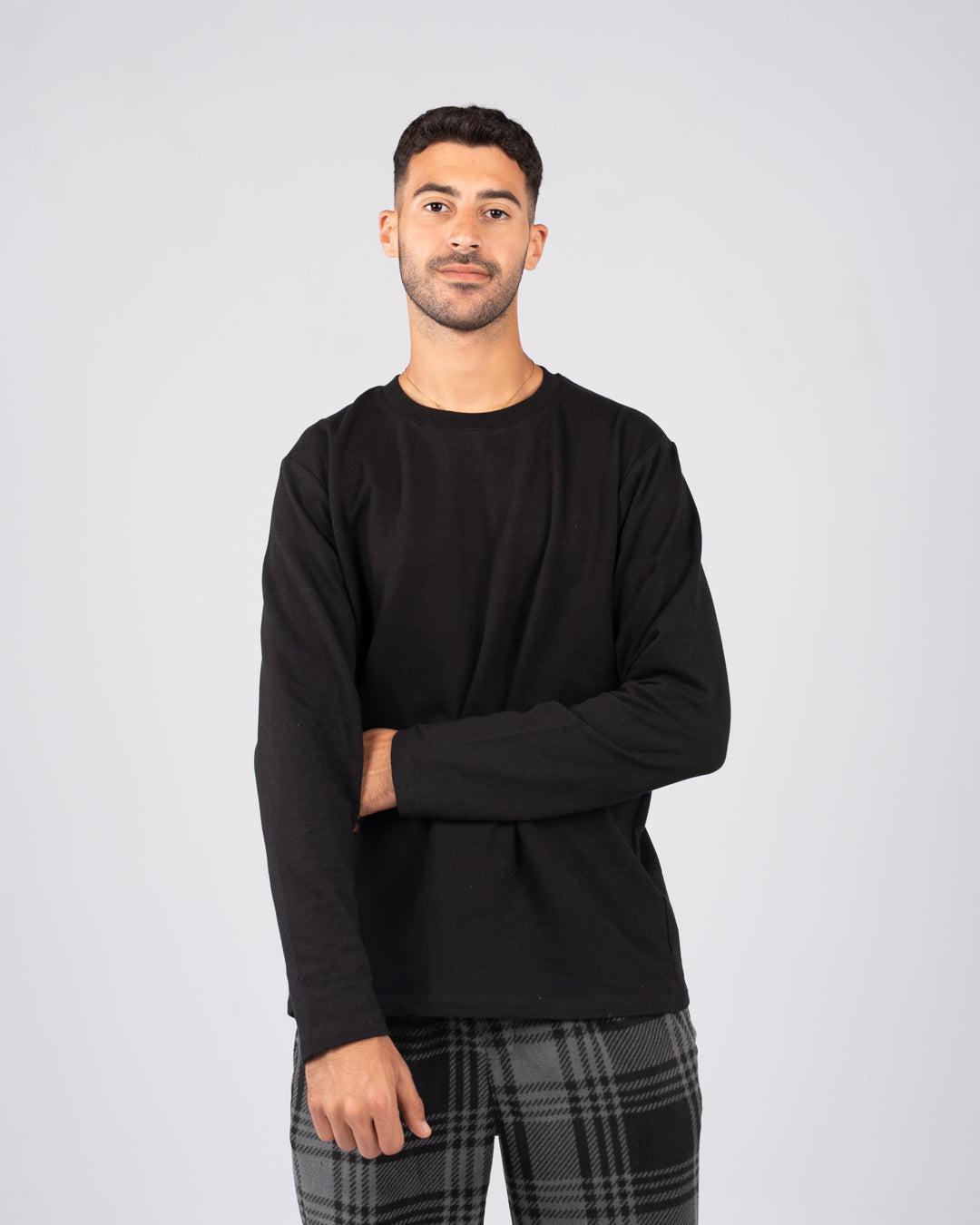 بيجامة رجالية مع بنطلون منقوش