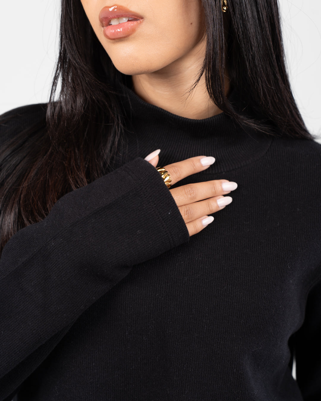 سترة نسائية من الكشمير برقبة عالية