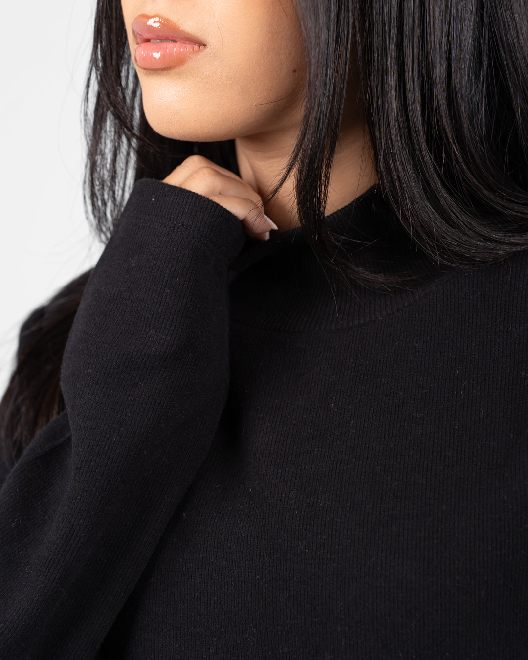 سترة نسائية من الكشمير برقبة عالية