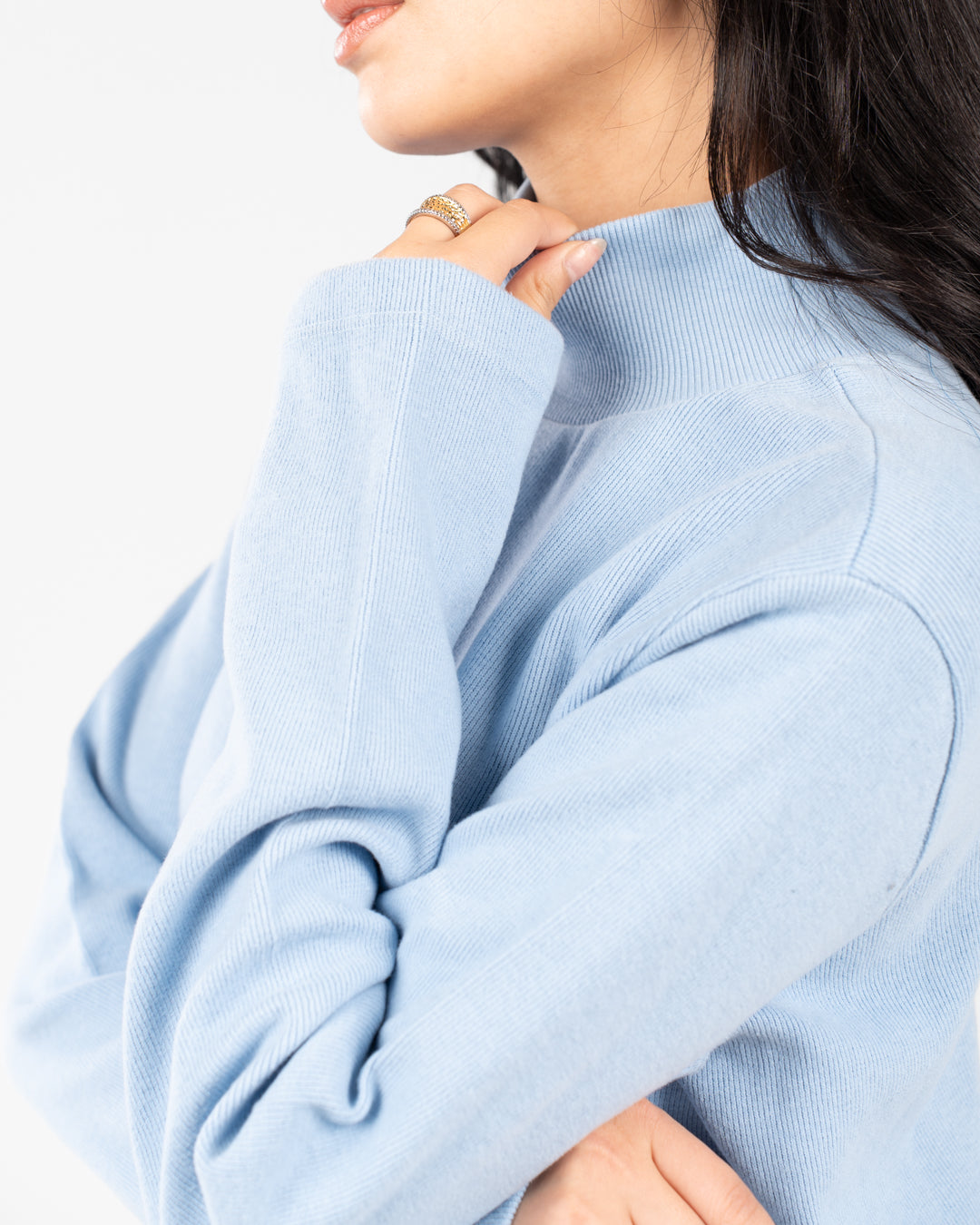 سترة نسائية من الكشمير برقبة عالية