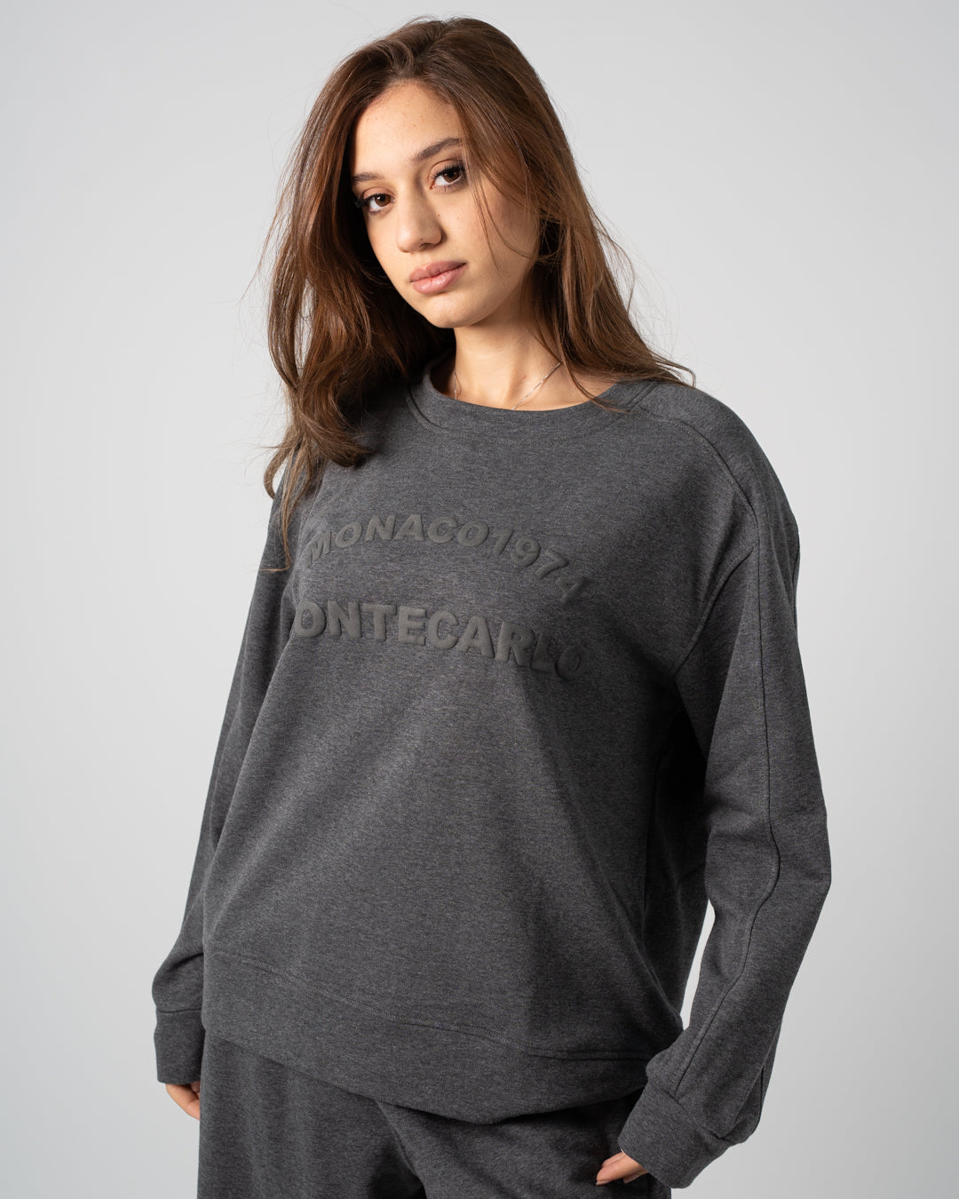 سويتر نسائي