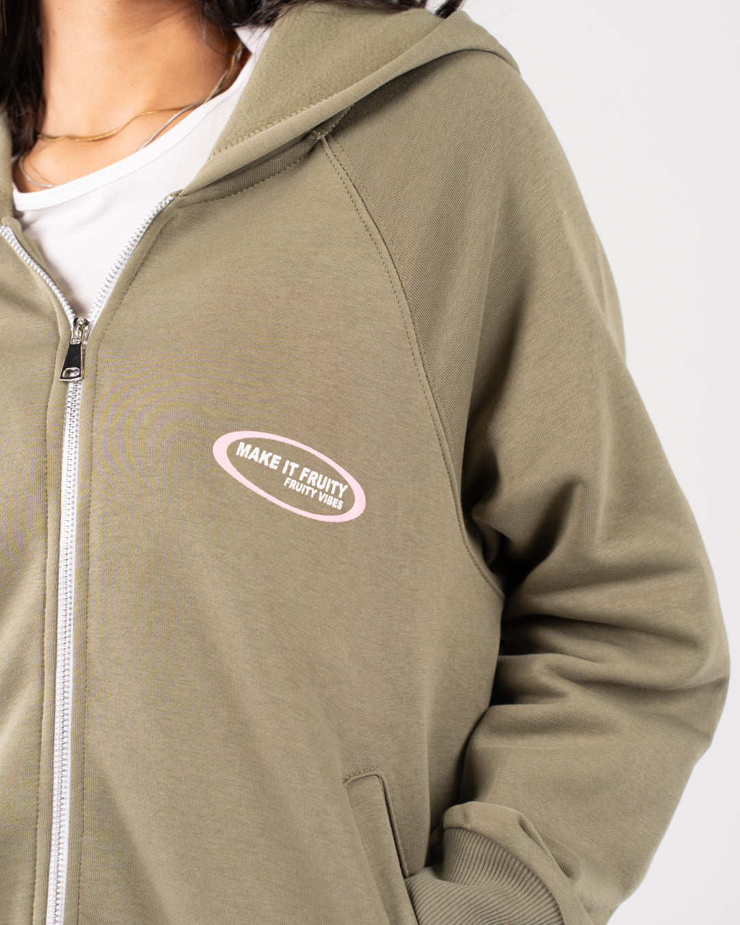 سويت شيرت نسائي بغطاء للرأس