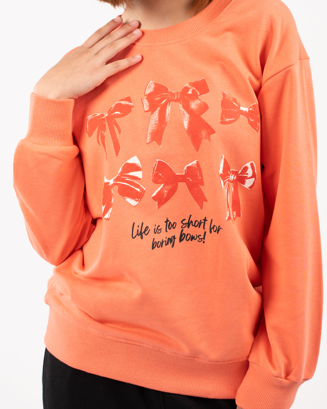 سويت شيرت مطبوع عليه شرائط للبنات