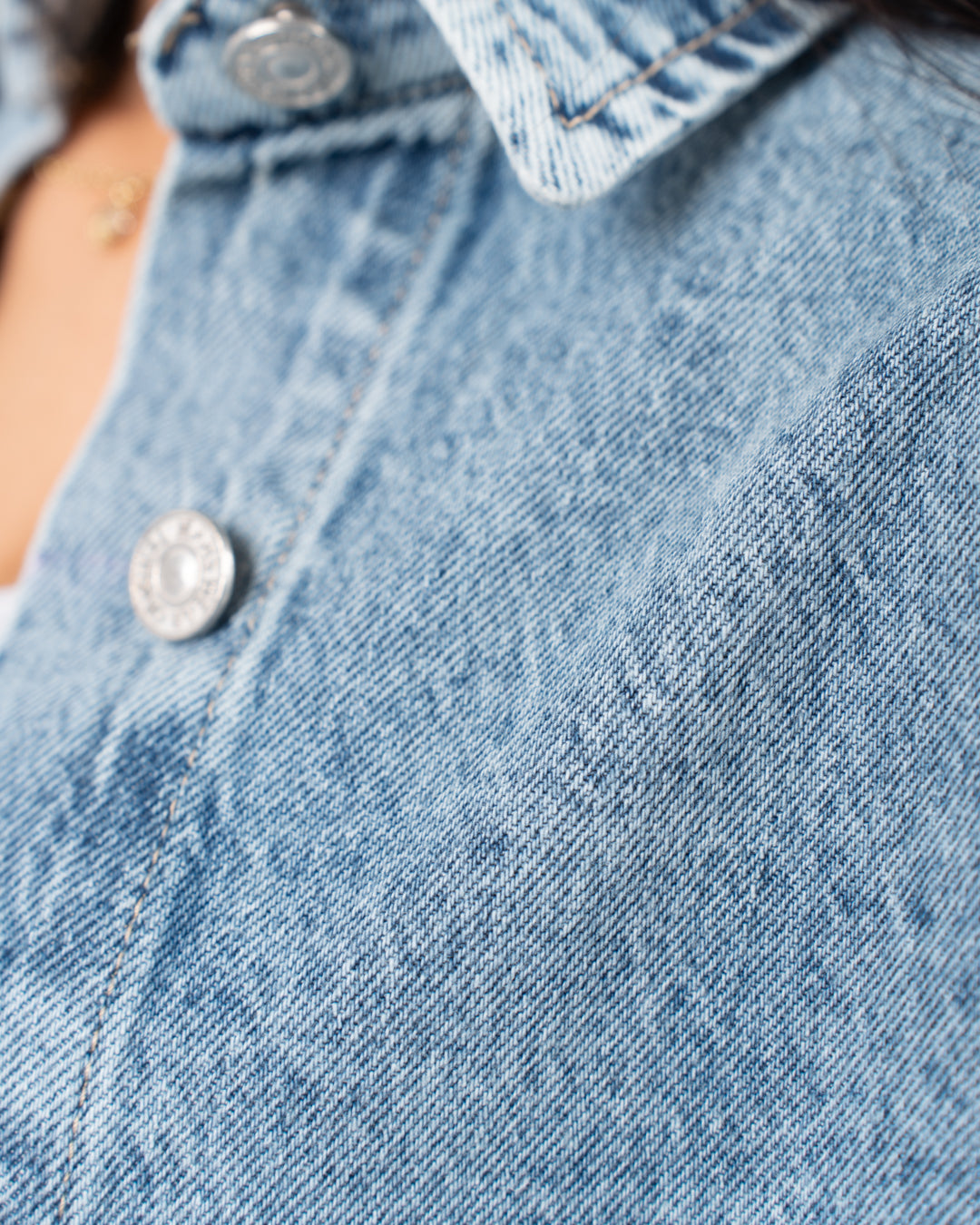 سترة جينز نسائية