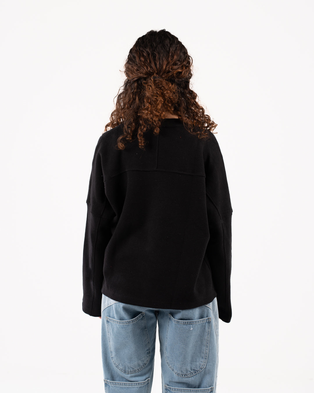 بلوزة نسائية من الكشمير بياقة دائرية