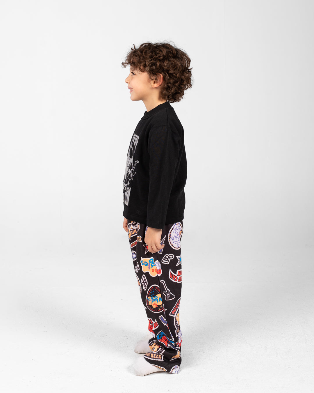 بيجامات أولاد بياقة دائرية