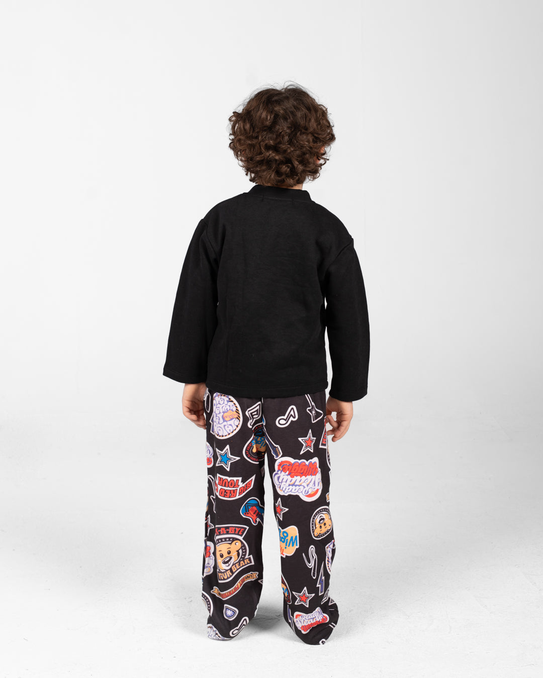 بيجامات أولاد بياقة دائرية