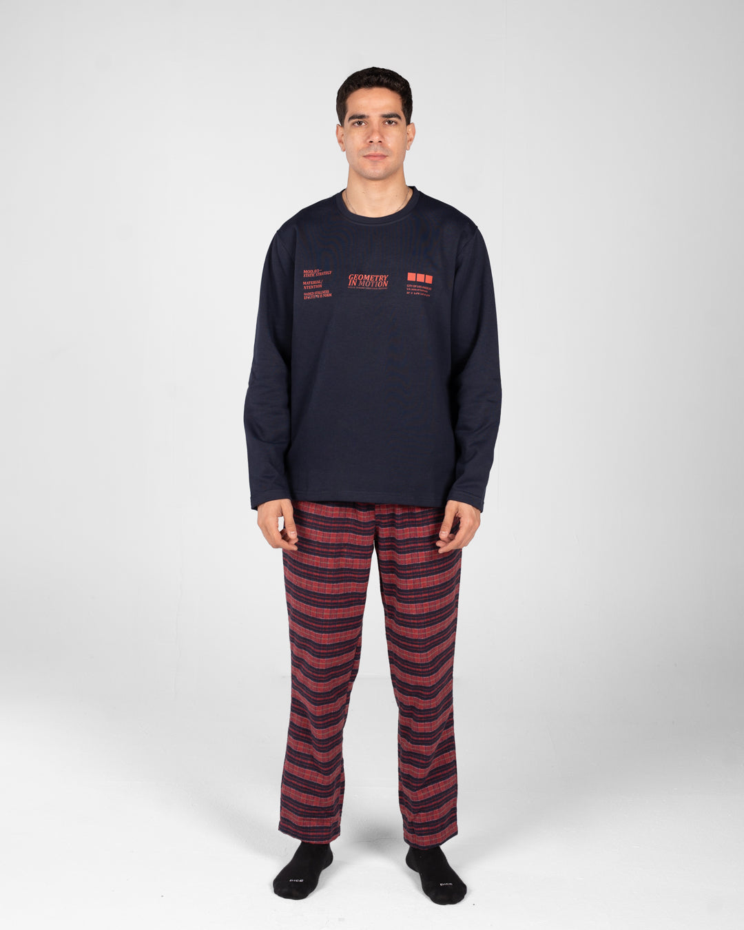 Men Pyjamas Plaid Pants and Plain Top