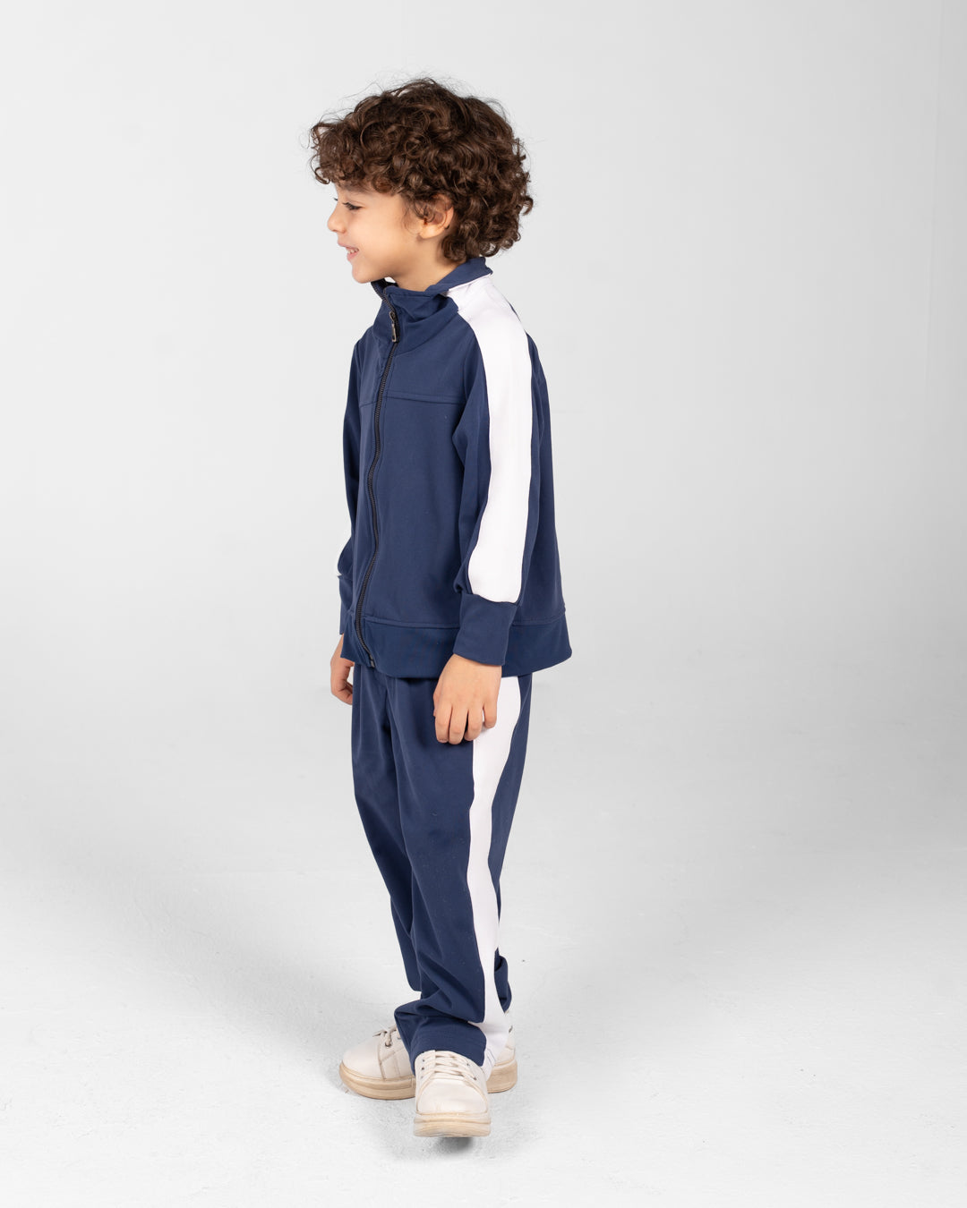 طقم رياضي للأولاد