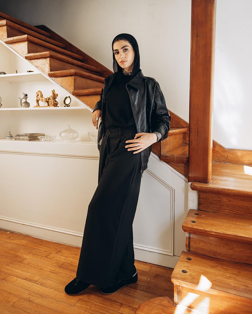 سترة جلدية نسائية