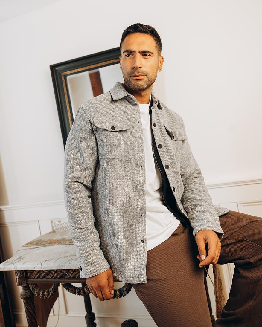 جاكيت بأزرار