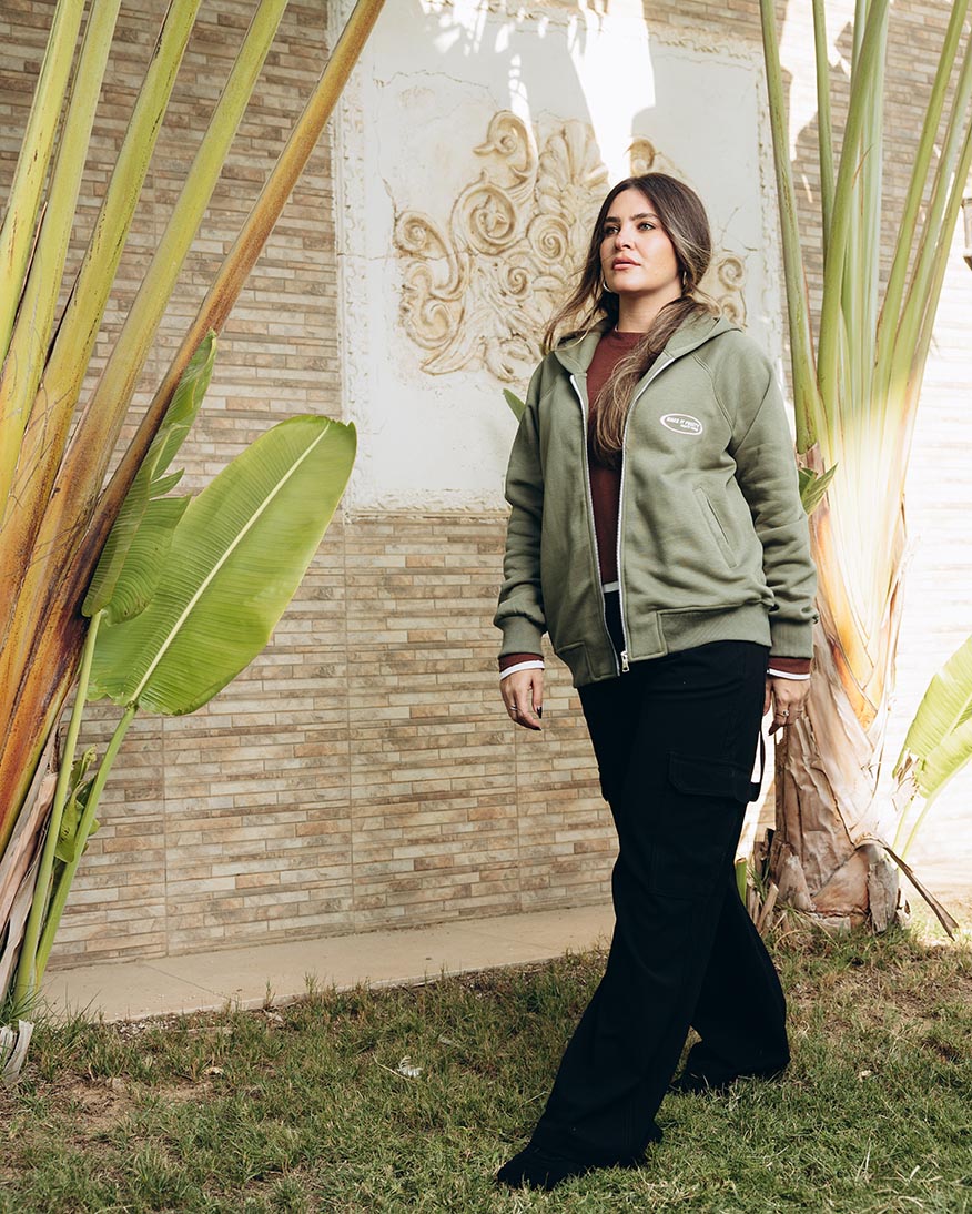 سويت شيرت نسائي بغطاء للرأس