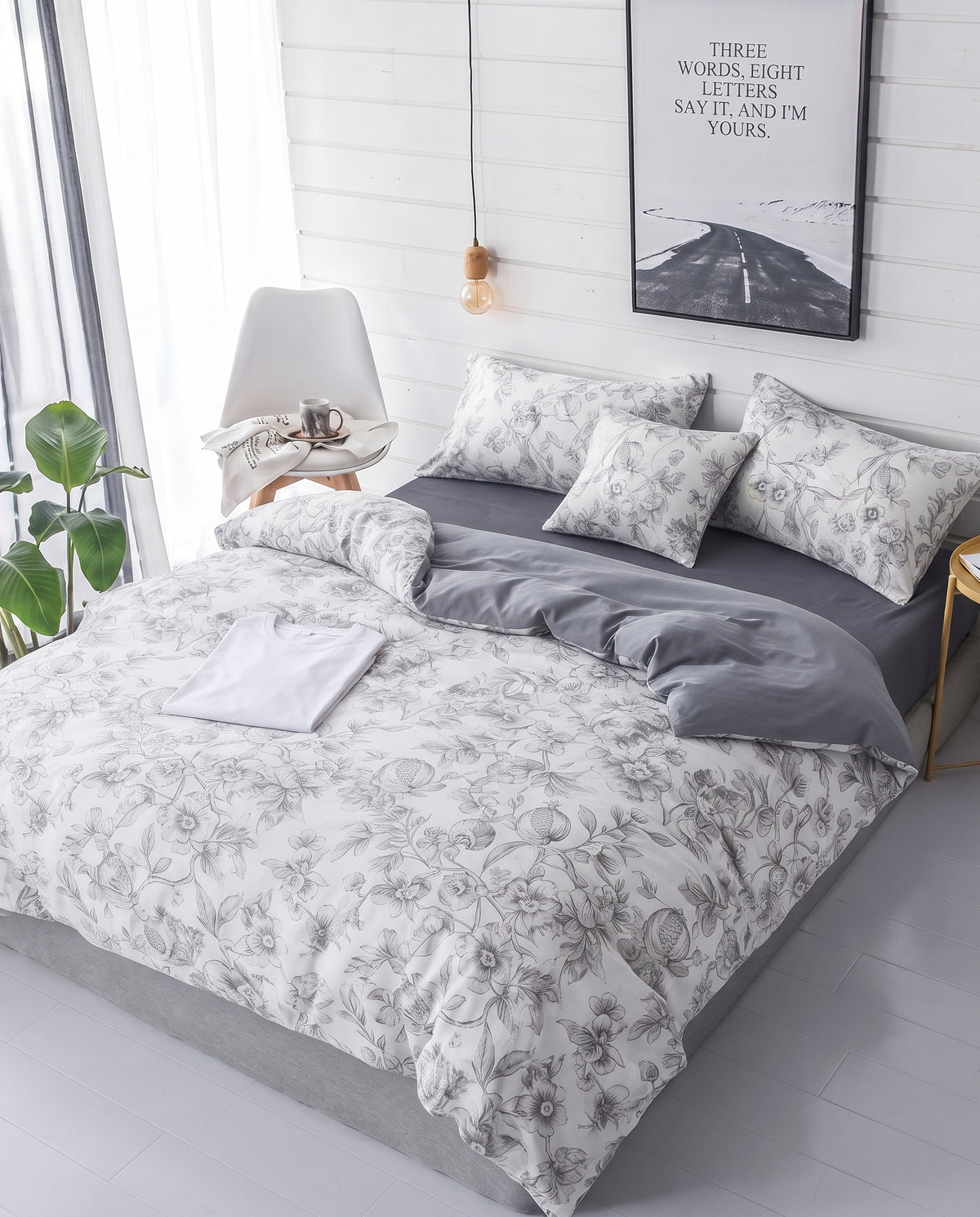 Reversible Botanical Velvet Duvet Set &2 Pillowcases)