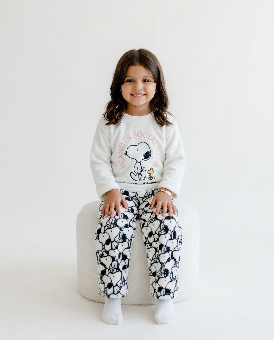 Girls Printed Snoopy Long Sleeves Pyjama